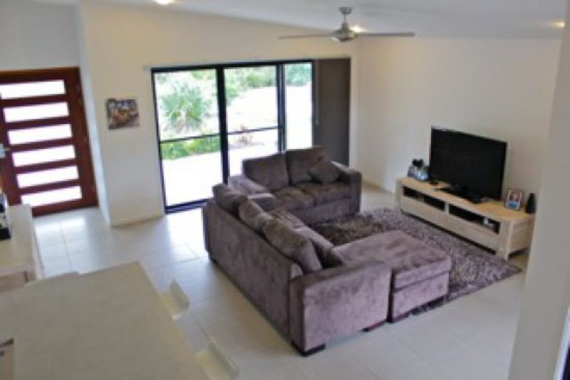 Photo - 15 Forest Grove Crescent, Sippy Downs QLD 4556 - Image 4