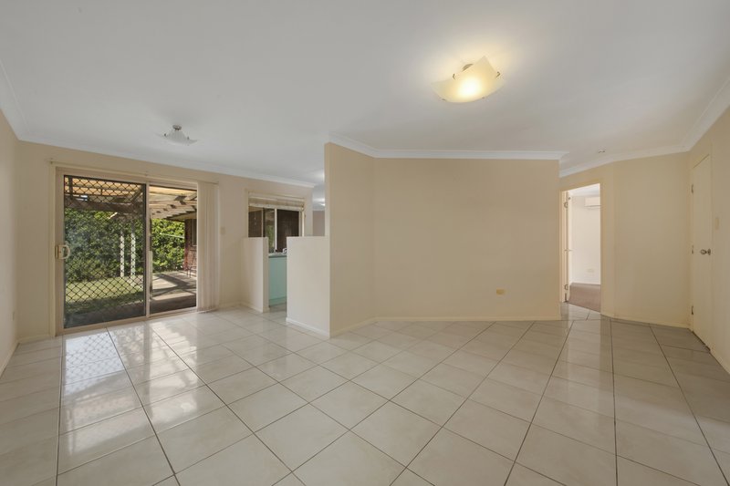 Photo - 15 Forest Place, South Gladstone QLD 4680 - Image 11