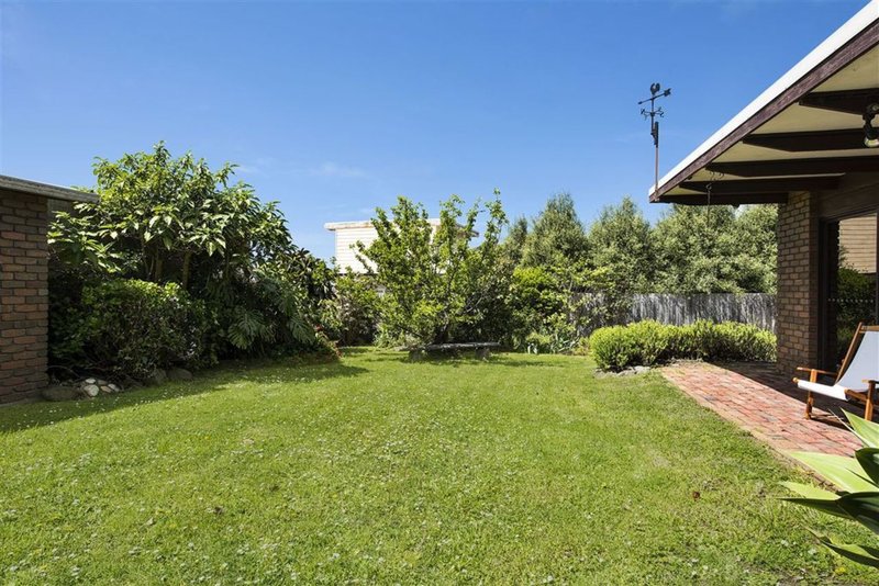 Photo - 15 Forfar Road, Hamlyn Heights VIC 3215 - Image 9