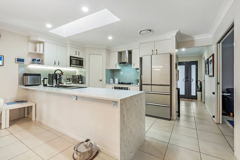 Photo - 15 Fortress Court, Bray Park QLD 4500 - Image 6