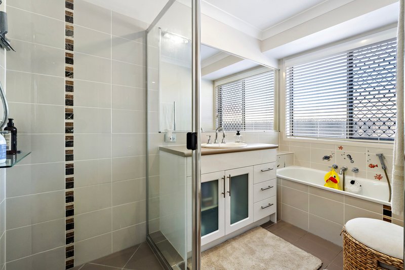 Photo - 15 Fortress Court, Bray Park QLD 4500 - Image 16