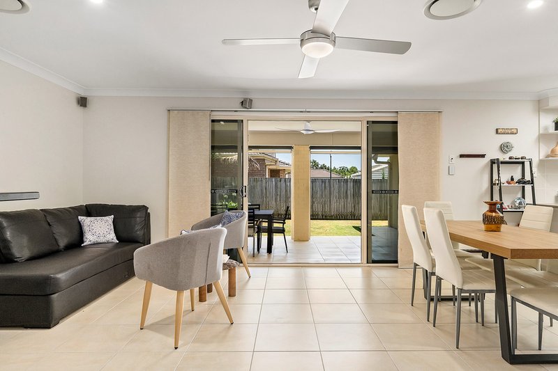 Photo - 15 Fortress Court, Bray Park QLD 4500 - Image 4