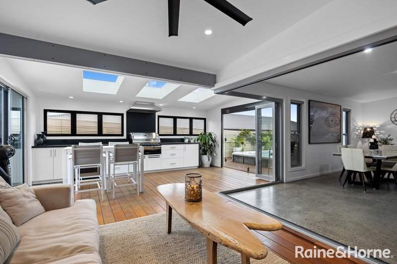 Photo - 15 Frangipani Avenue, Ulladulla NSW 2539 - Image 4