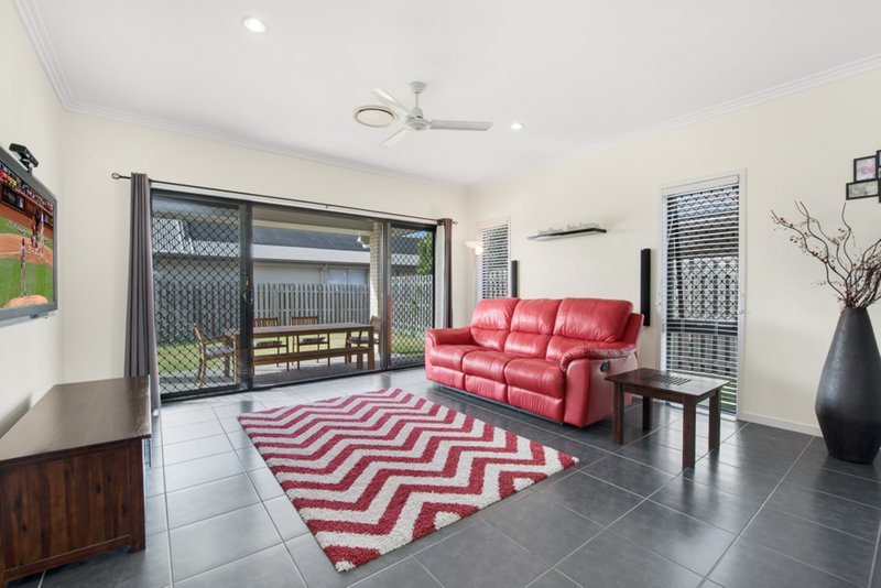 Photo - 15 Freeman Street, North Lakes QLD 4509 - Image 5