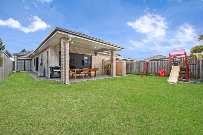 Photo - 15 Freeman Street, North Lakes QLD 4509 - Image 10