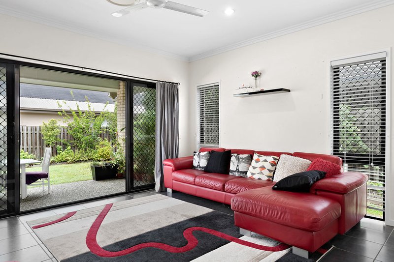 Photo - 15 Freeman Street, North Lakes QLD 4509 - Image 6