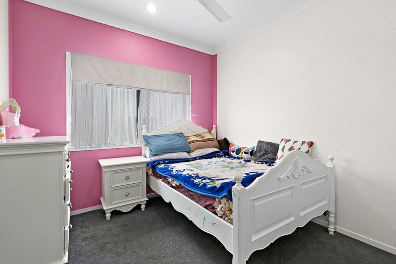 Photo - 15 Freeman Street, North Lakes QLD 4509 - Image 10