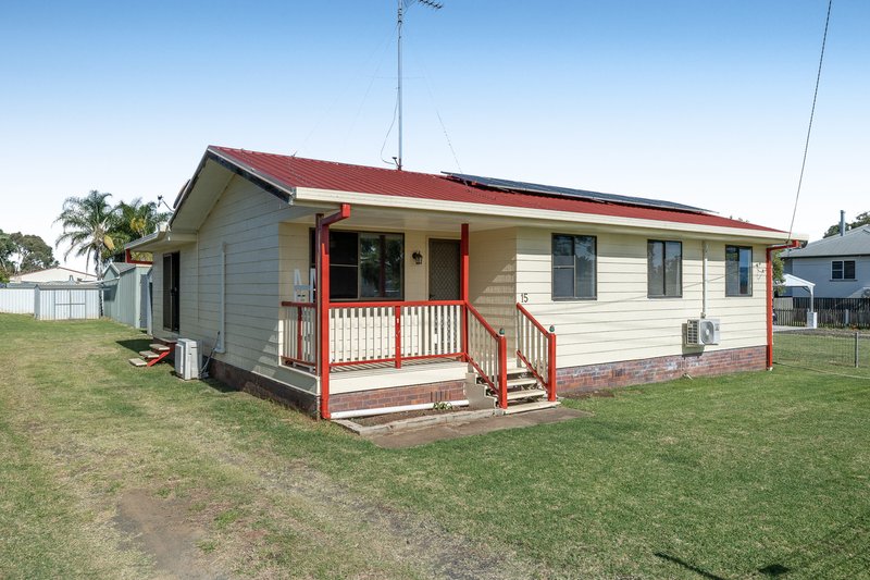 Photo - 15 Frizzell Street, Southbrook QLD 4363 - Image 2