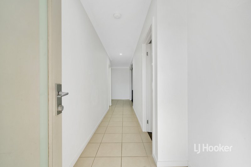 Photo - 15 Fulton Street, Point Cook VIC 3030 - Image 3