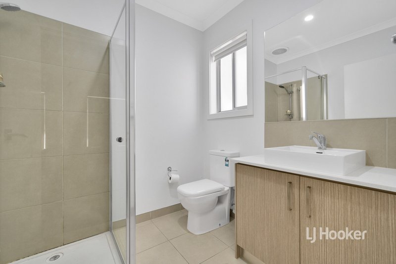 Photo - 15 Fulton Street, Point Cook VIC 3030 - Image 5