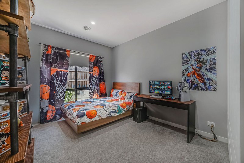 Photo - 15 Fuschia Place, Meadow Heights VIC 3048 - Image 17