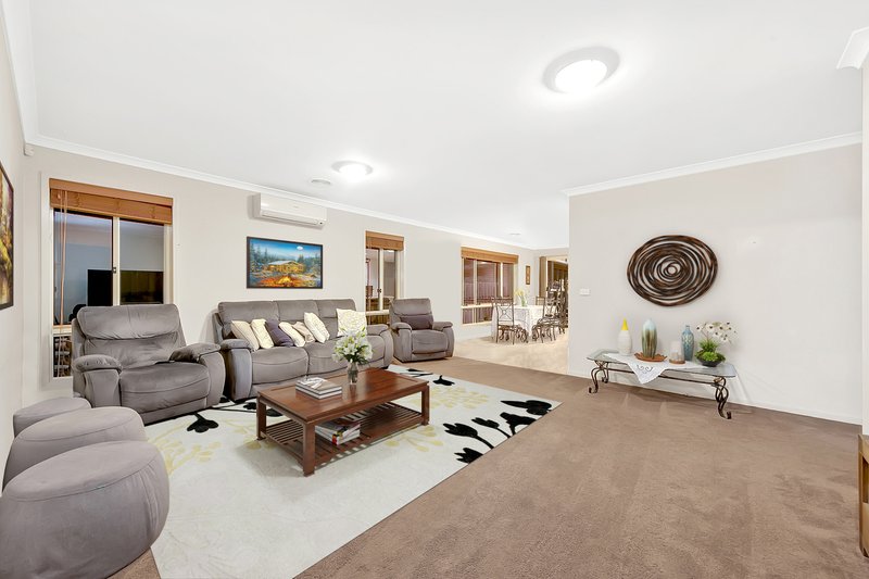 Photo - 15 Garden Road, Doreen VIC 3754 - Image 4