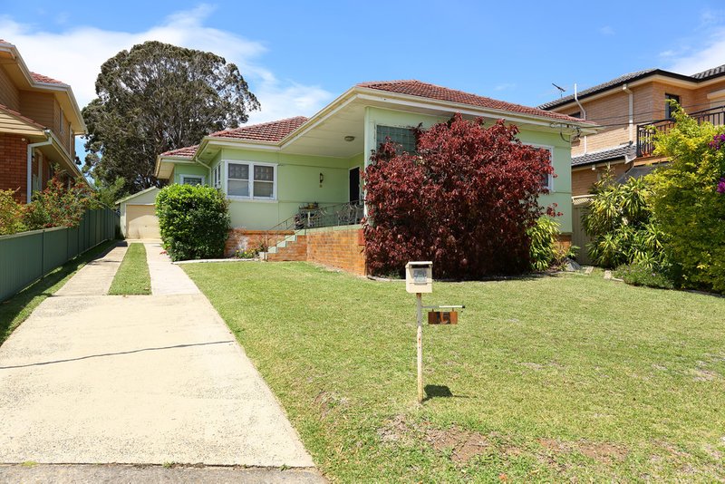 Photo - 15 Gardinia Street, Beverly Hills NSW 2209 - Image 4