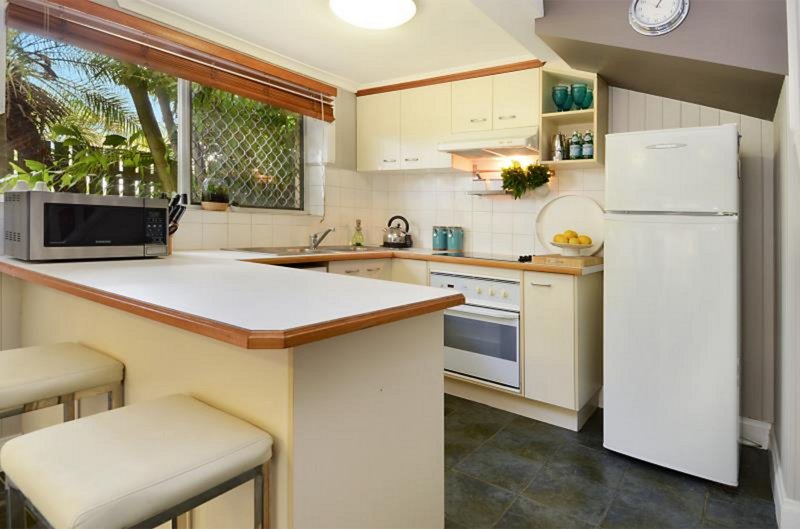 Photo - 1/5 Garnet Street, Clayfield QLD 4011 - Image 4