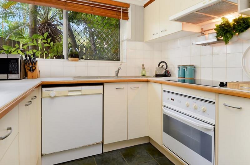 Photo - 1/5 Garnet Street, Clayfield QLD 4011 - Image 5