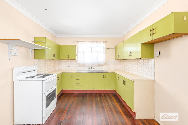 Photo - 15 Gibson Grove, Emerald QLD 4720 - Image 3