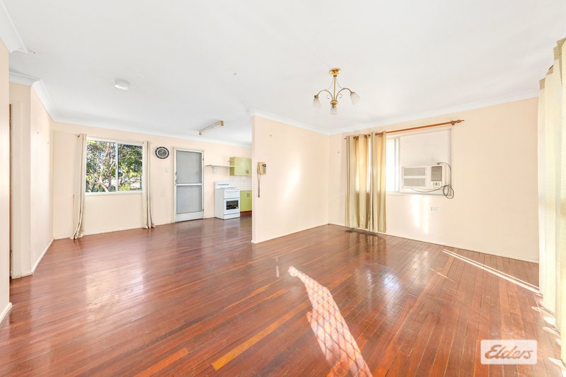 Photo - 15 Gibson Grove, Emerald QLD 4720 - Image 4