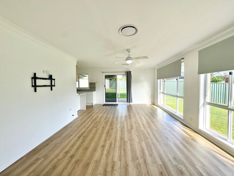 Photo - 15 Glading Close, Lake Haven NSW 2263 - Image 4