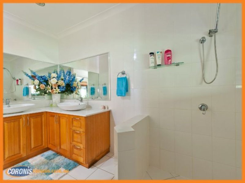 Photo - 15 Gladrose Crescent, Wongawallan QLD 4210 - Image 5