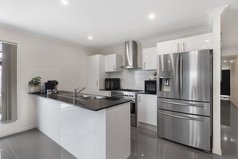 Photo - 15 Godfrey Street, Thornlands QLD 4164 - Image 3