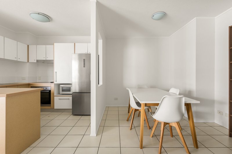 Photo - 15 Goodwin Street, Kangaroo Point QLD 4169 - Image 2