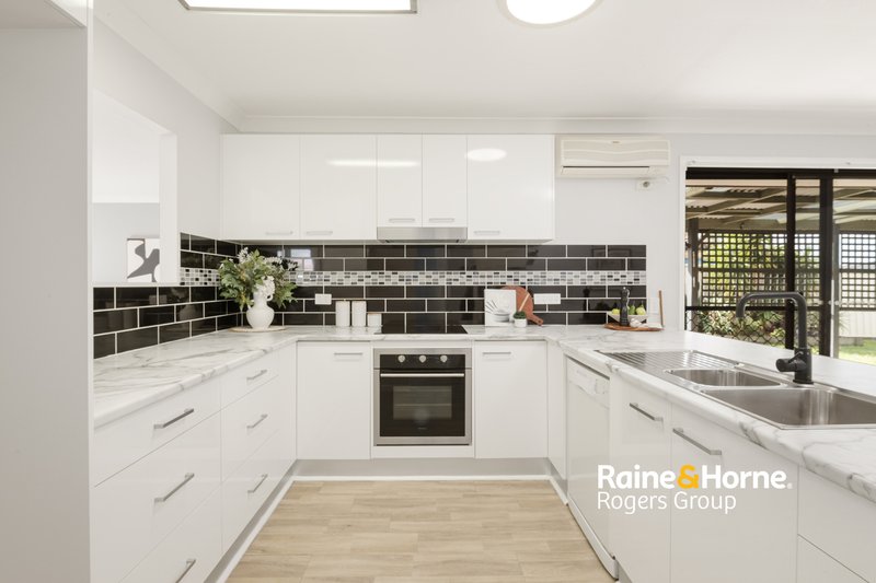 Photo - 15 Gorokan Drive, Lake Haven NSW 2263 - Image 5