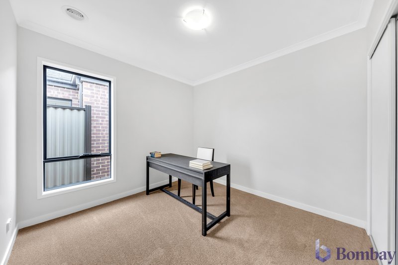 Photo - 15 Gossia Avenue, Craigieburn VIC 3064 - Image 10