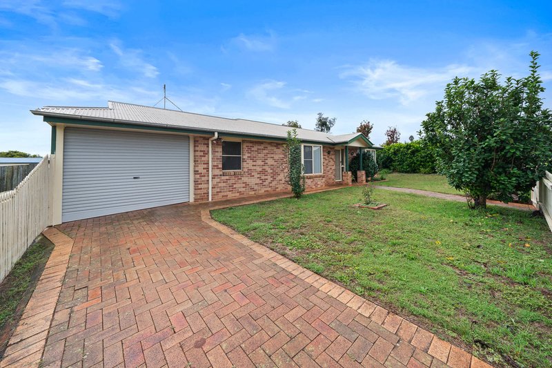 Photo - 15 Gouldson Drive, Kearneys Spring QLD 4350 - Image 23