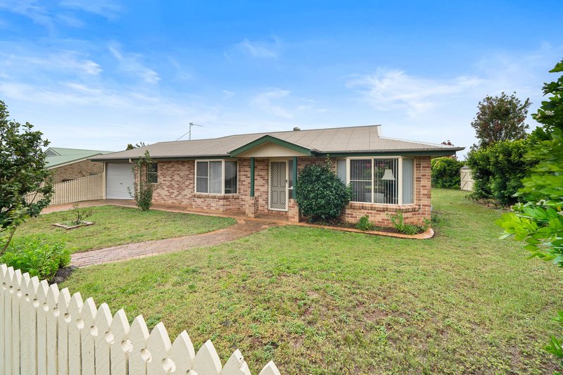 Photo - 15 Gouldson Drive, Kearneys Spring QLD 4350 - Image 24