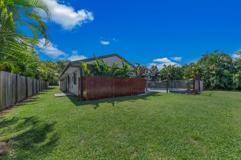 Photo - 15 Grace Avenue, Cannonvale QLD 4802 - Image 4