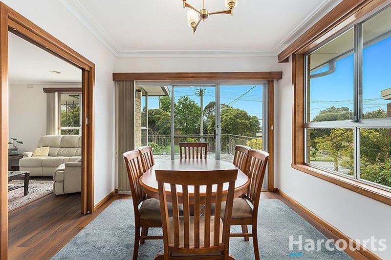 Photo - 15 Grantley Drive, Glen Waverley VIC 3150 - Image 4