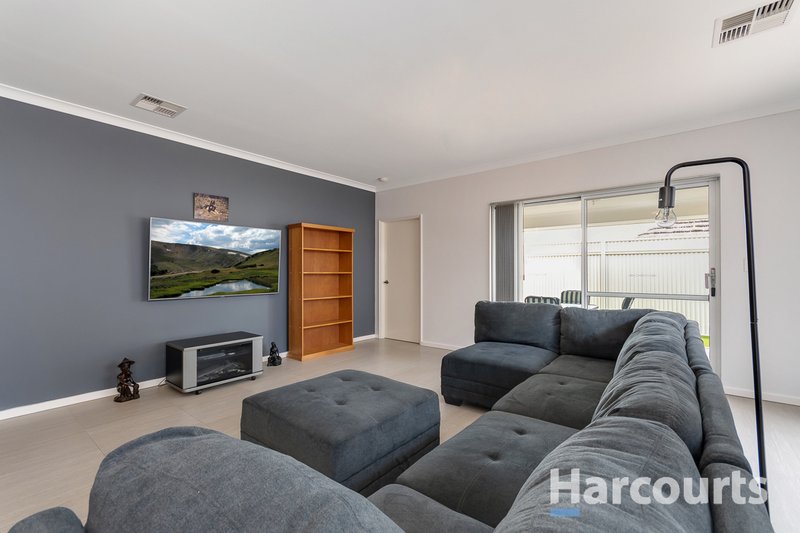 Photo - 15 Grasswren Way, Alkimos WA 6038 - Image 11