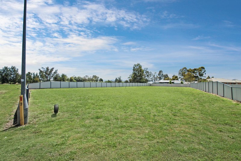 Photo - 15 Green Crescent, Quirindi NSW 2343 - Image 3