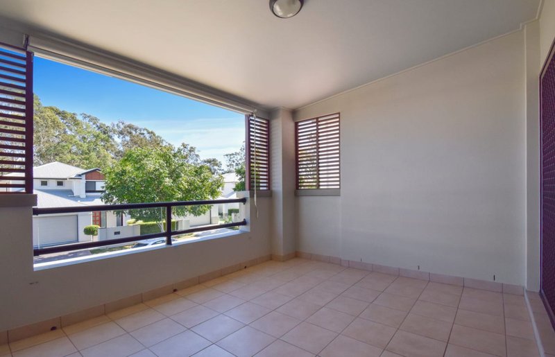 Photo - 15 Greenway Circuit, Mount Ommaney QLD 4074 - Image 15