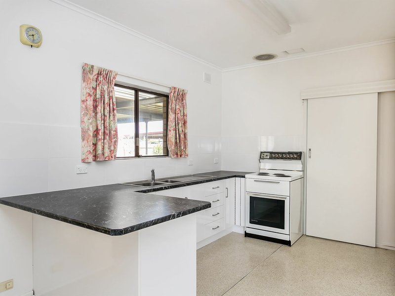 Photo - 15 Gregory Crescent, Seaton SA 5023 - Image 3