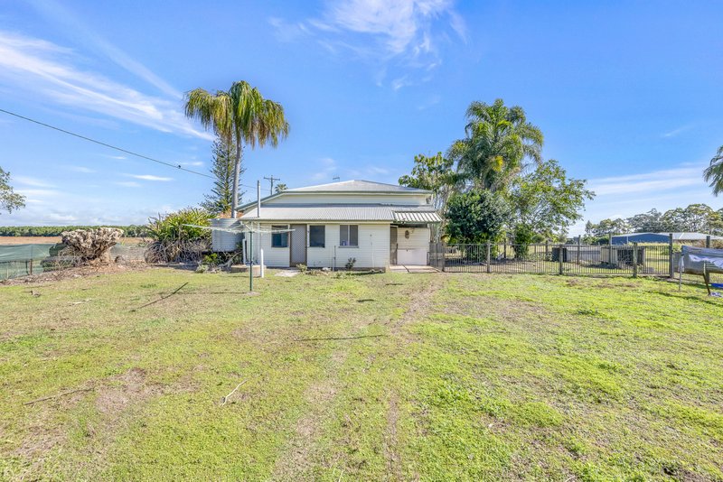 Photo - 15 Gregory Terrace, Moore Park Beach QLD 4670 - Image 2