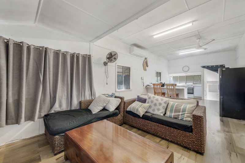 Photo - 15 Gregory Terrace, Moore Park Beach QLD 4670 - Image 7