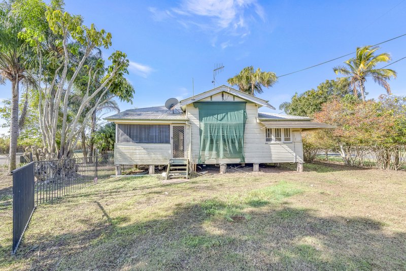 Photo - 15 Gregory Terrace, Moore Park Beach QLD 4670 - Image 15