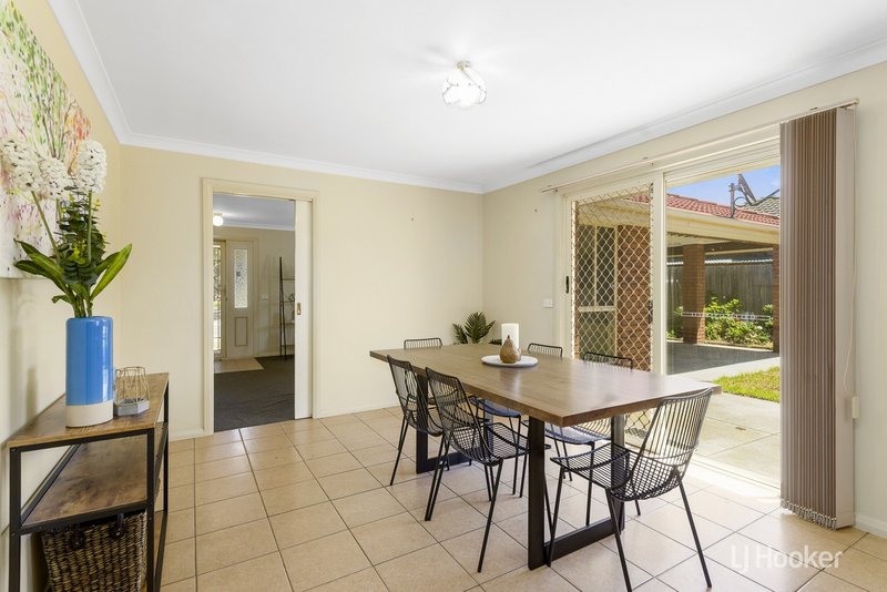 Photo - 15 Greylea Grove, Seabrook VIC 3028 - Image 4