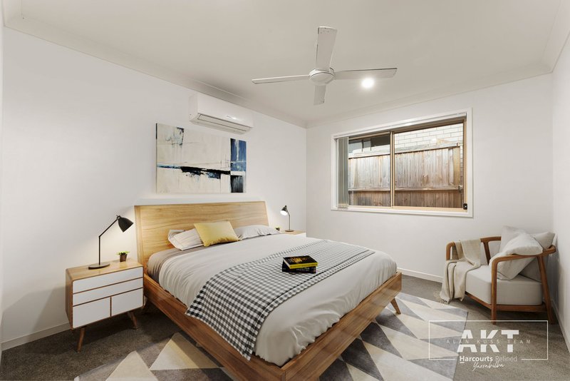 Photo - 15 Griffith Street, Yarrabilba QLD 4207 - Image 9