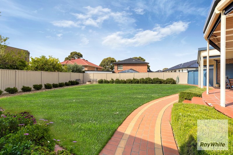 Photo - 15 Gypsy Court, Mill Park VIC 3082 - Image 10