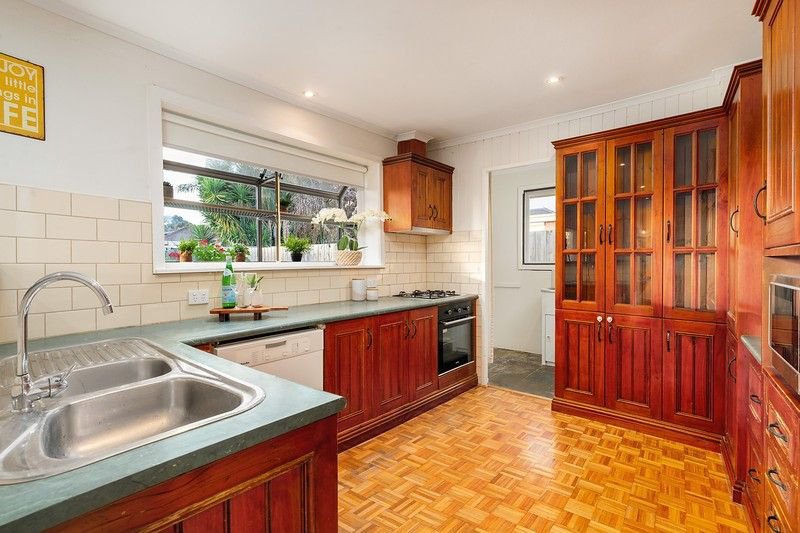 Photo - 15 Gyra Court, Bundoora VIC 3083 - Image 5