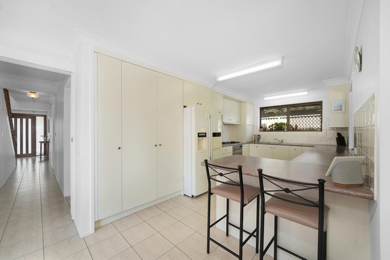 Photo - 15 Hagman Street, Stafford Heights QLD 4053 - Image 5