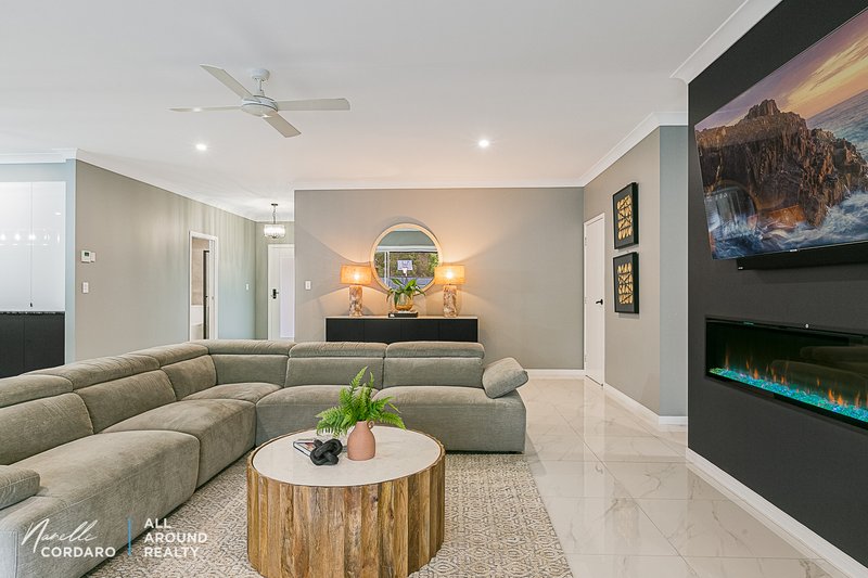 Photo - 15 Halcot Court, Caboolture QLD 4510 - Image 9