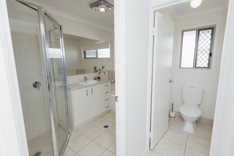 Photo - 15 Hallii Street, Ashfield QLD 4670 - Image 6