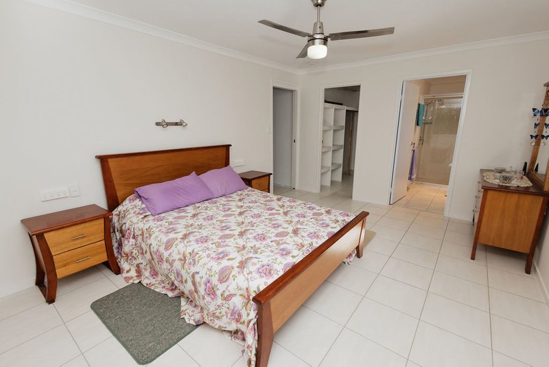 Photo - 15 Hallii Street, Ashfield QLD 4670 - Image 7