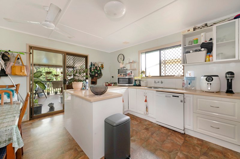 Photo - 15 Halpin Street, Norville QLD 4670 - Image 3