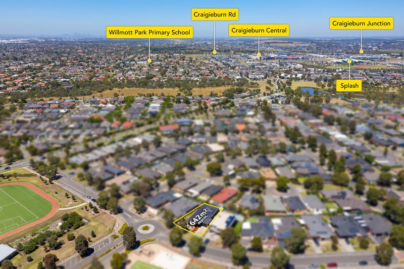 Photo - 15 Hampton Street, Craigieburn VIC 3064 - Image 23