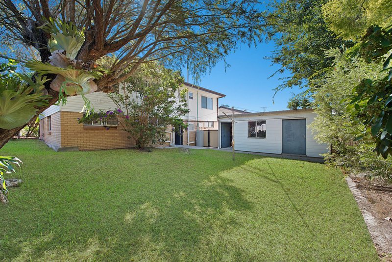 Photo - 15 Handon Street, Mansfield QLD 4122 - Image 11