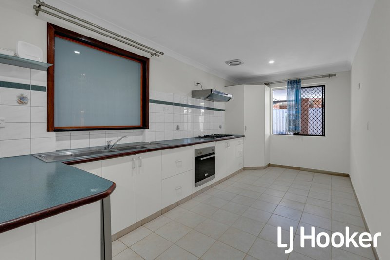 Photo - 15 Hannan Place, Huntingdale WA 6110 - Image 3